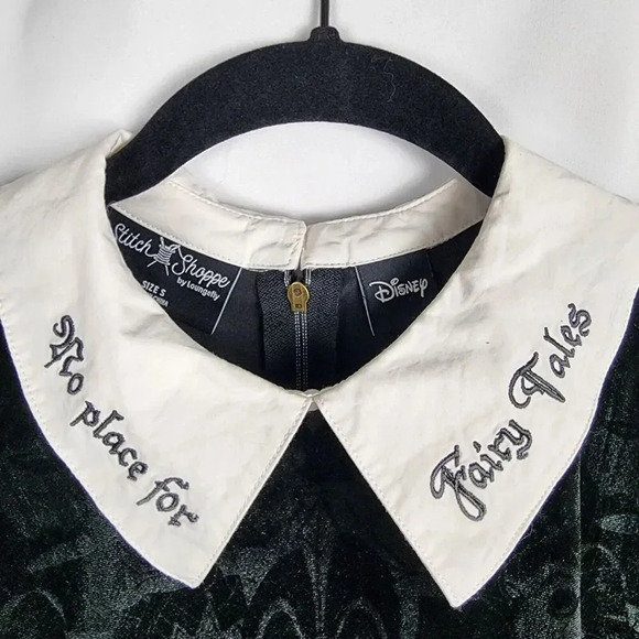 Loungefly Stitch Shoppe DISNEY VILLAINS VELVET EMBOSSED PRINT KIANA Dress Small - Picture 6 of 10